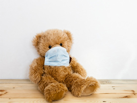 Uma imagem com urso de peluche, urso, sentado, parede

Descrio gerada automaticamente